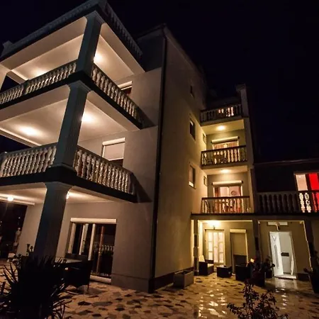 Apartment In With Sea View, Balcony, Air Conditioning, Wifi 3492-9