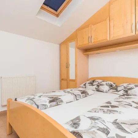 Appartamento In With Sea View, Balcony, Air Conditioning, Wifi 3492-9 Crikvenica