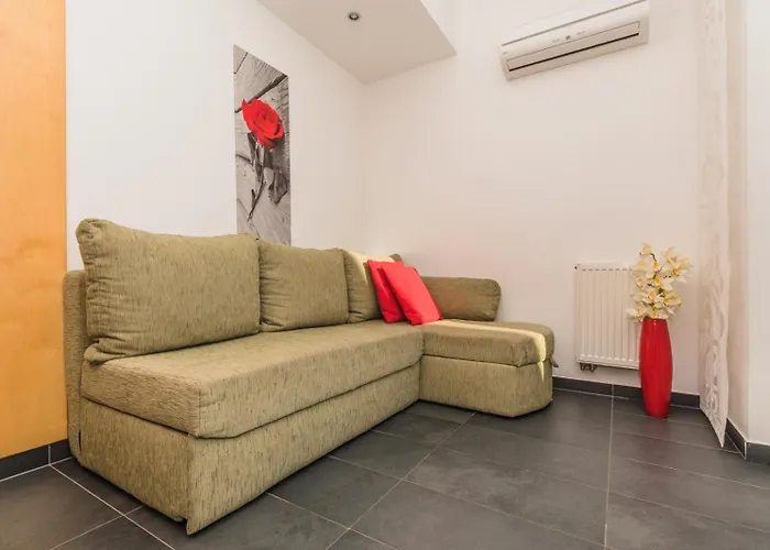 Apartment In With Sea View, Balcony, Air Conditioning, Wifi 3492-9 *