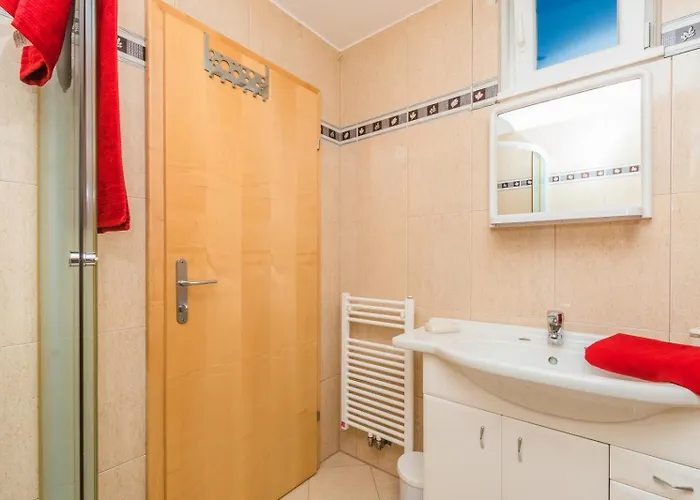 In With Sea View, Balcony, Air Conditioning, Wifi 3492-9