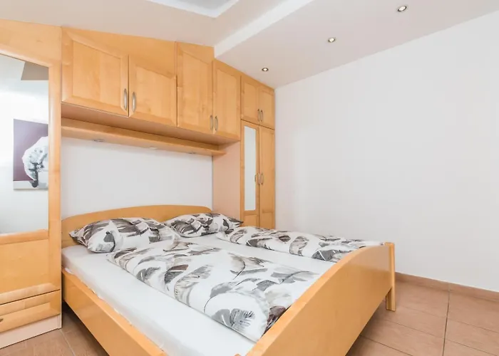 In With Sea View, Balcony, Air Conditioning, Wifi 3492-9