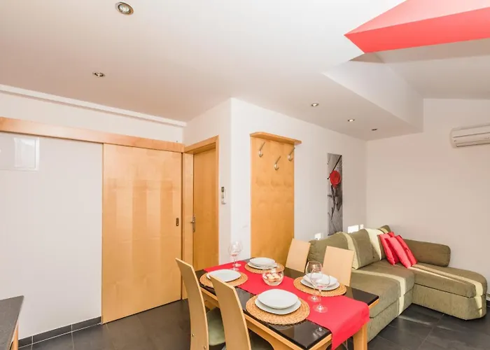 In With Sea View, Balcony, Air Conditioning, Wifi 3492-9