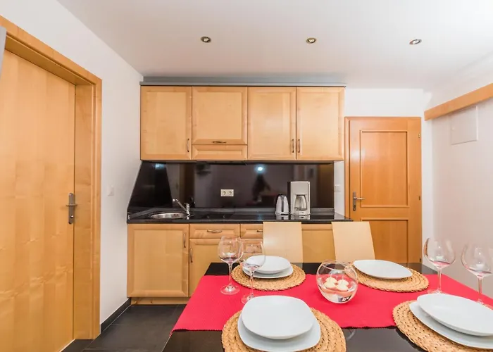 Apartment In With Sea View, Balcony, Air Conditioning, Wifi 3492-9 *