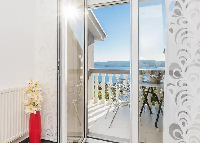In With Sea View, Balcony, Air Conditioning, Wifi 3492-9